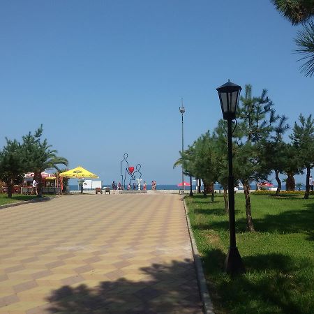 Mar Nero Vandrarhem Batumi Exteriör bild