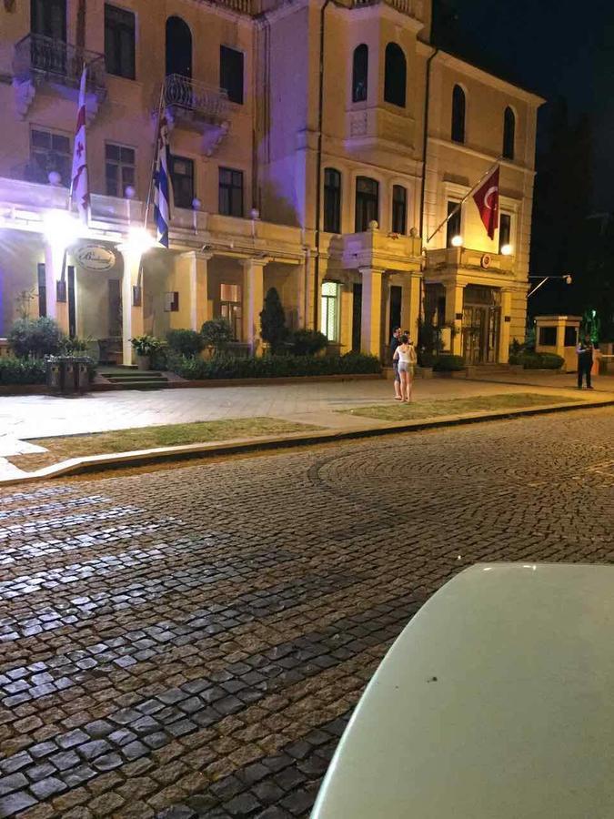 Mar Nero Vandrarhem Batumi Exteriör bild