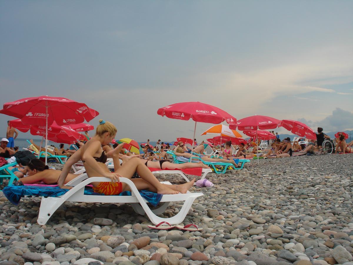 Mar Nero Vandrarhem Batumi Exteriör bild