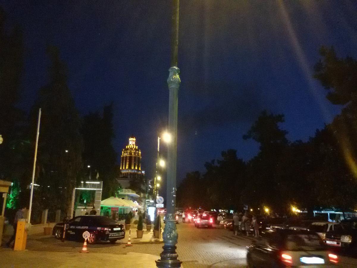 Mar Nero Vandrarhem Batumi Exteriör bild