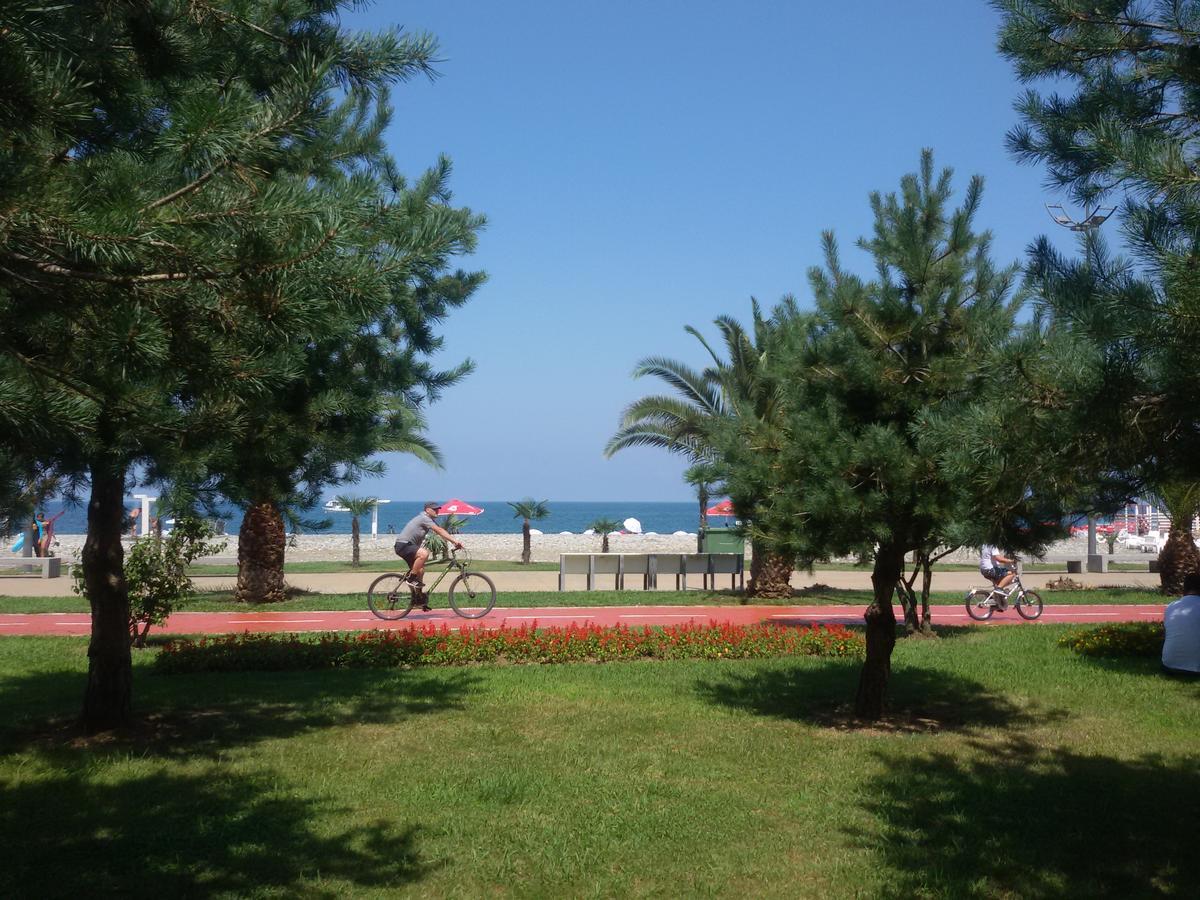 Mar Nero Vandrarhem Batumi Exteriör bild